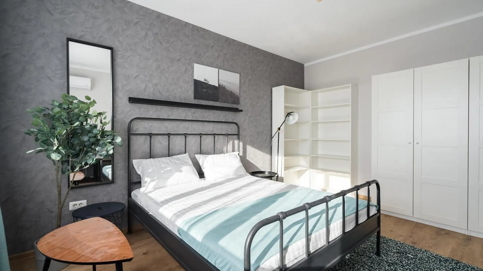 Isg Residence Studio 46 Bükreş